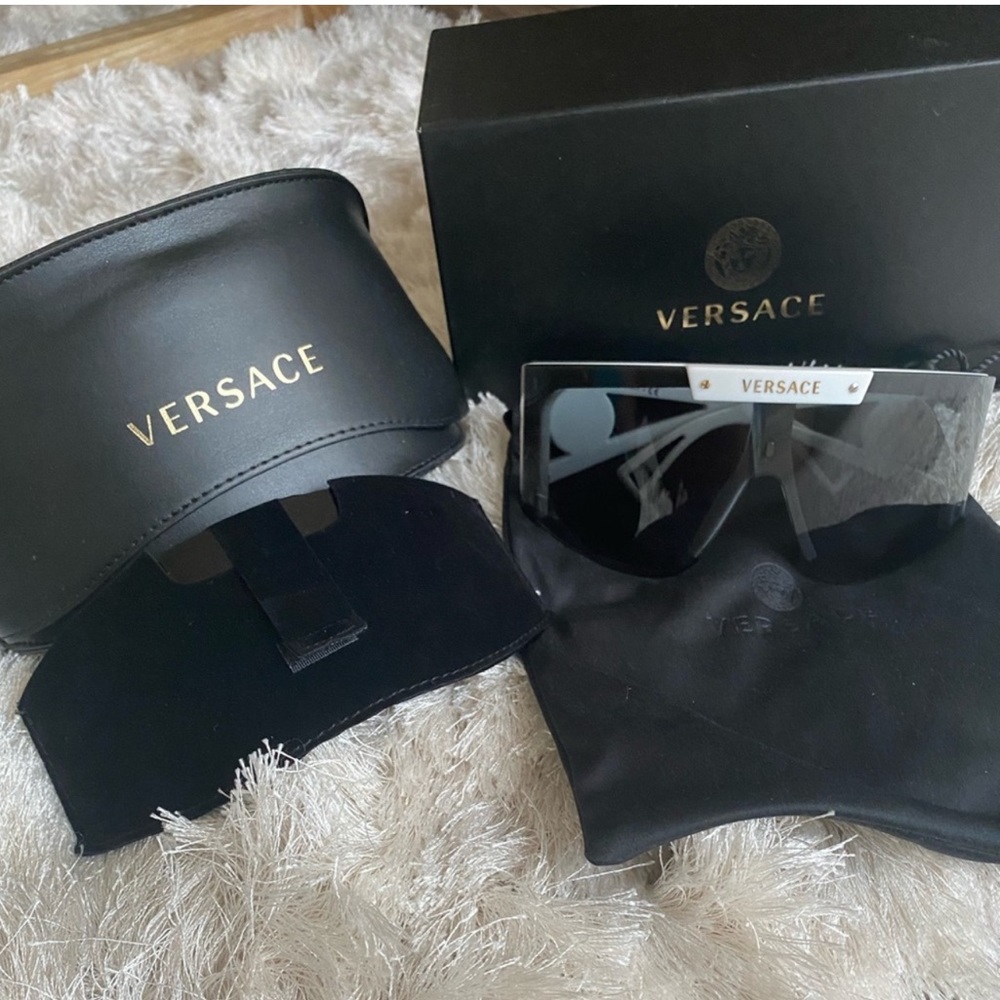*NIB* VERSACE SHIELD SUNGLASSES